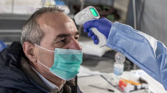 Sindacati pensionati: urgenti vaccini e legge non autosufficienza